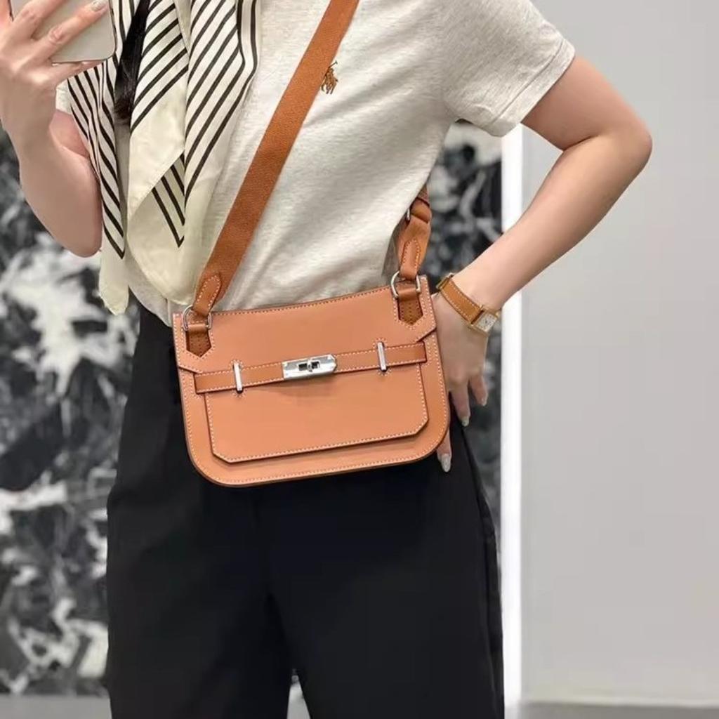 Nouveau Sac pour Femme 2024 Cuir de Vachette Mini Bohème Polyvalent Bandoulière Sac à Bandoulière en Cuir pour Femme Sens Premium Épaule Sac sous le Bras Femme