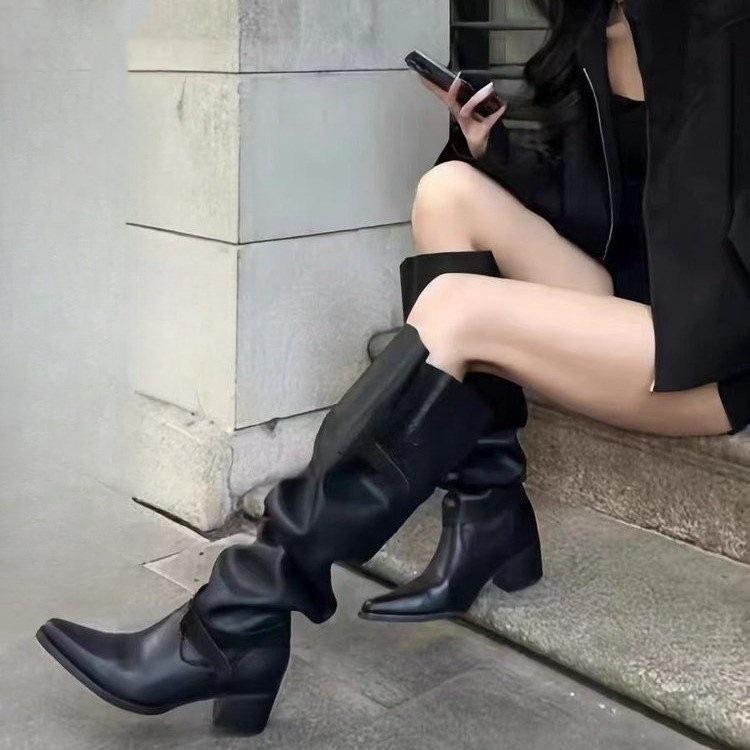 

Женские замшевые ботильоны с острым носком и средним каблуком, дизайнерские плиссированные туфли, тренд 2025, зимние ботинки, туфли-лодочки, новые женские мотоциклетные ботинки 35 чёрный