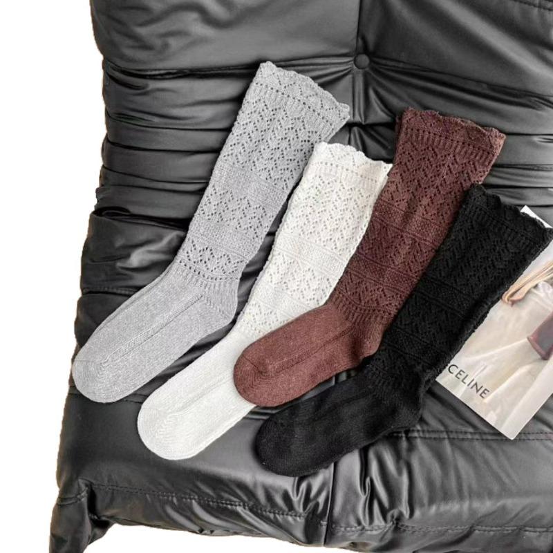 Black Fungus Edge Mid-calf Pile Socks To Shape Legs, Sweet Heart-shaped Socks for Women, Solid Color, Slimming, Breathable and Versatile Socks