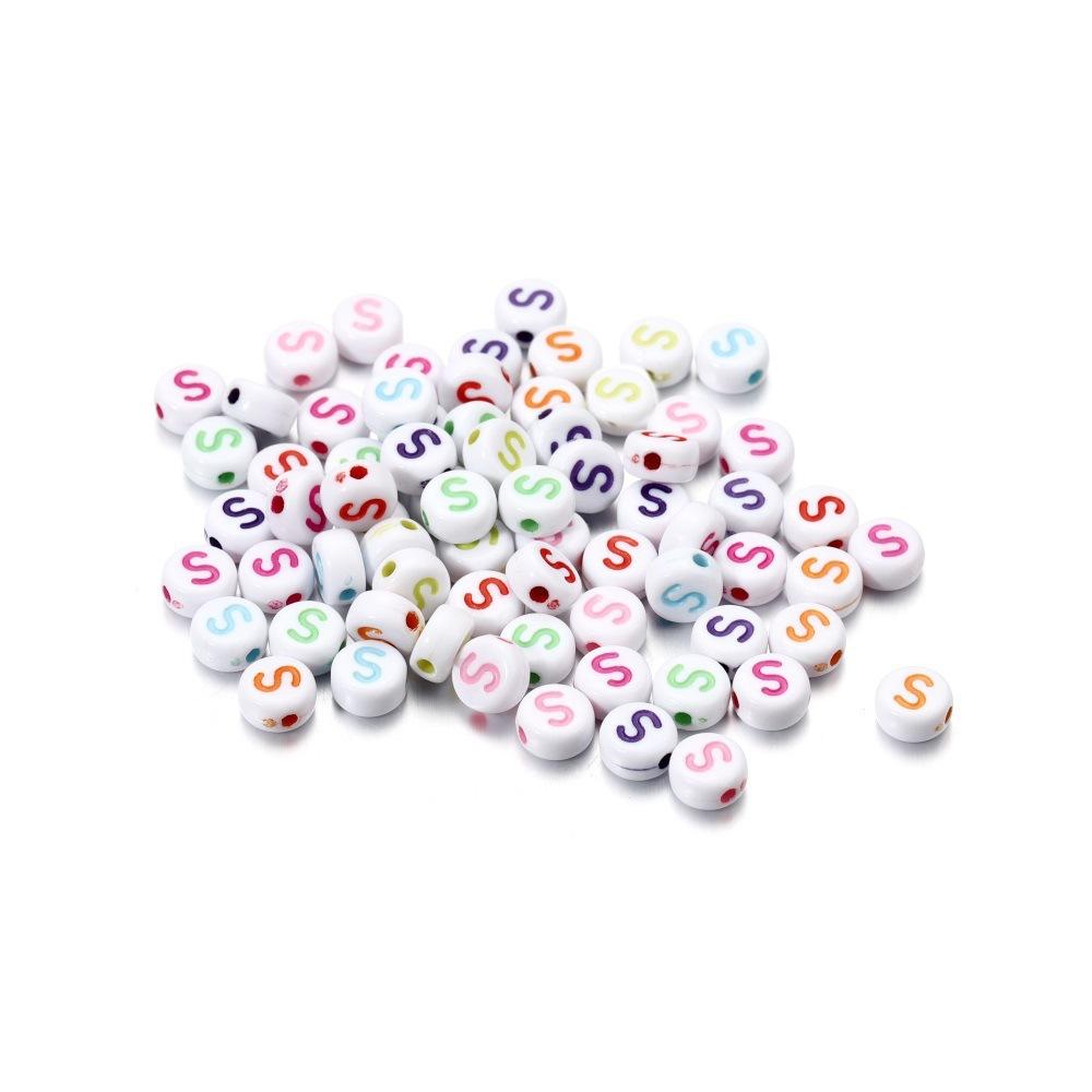 Color Letter Beads On White Background Acrylic English Letter Beads Plastic Round Bracelet Beads 26 Single Letter D