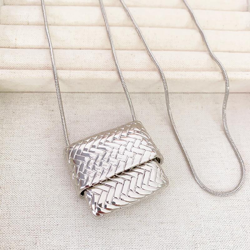 

Meier Mini bag necklace, vintage woven niche layered pendant long style