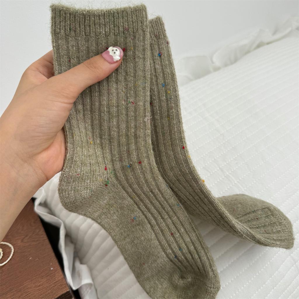 Thickened Cashmere Midcalf Socks for Women's Winter Warmth, Soft and Glutinous Wool Pile Socks