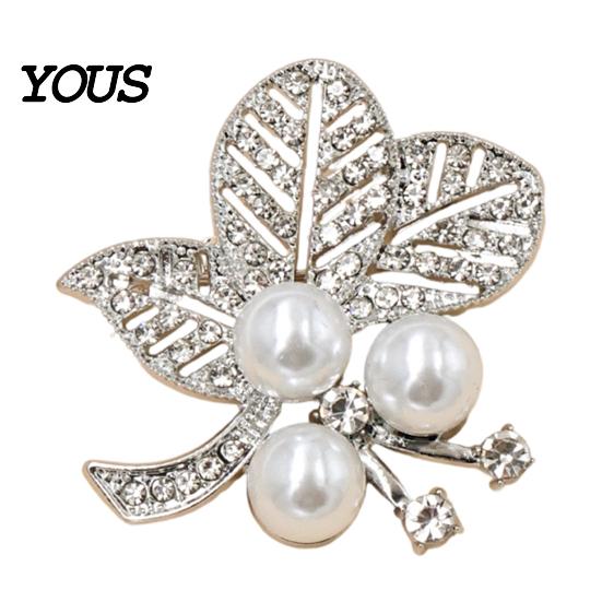 Secure Clasp Brooch Faux Pearl Rhinestone Leaf Brooch, Alloy Hollow Leaves Lapel Lightweight Metal Pin Pin, Sweater Cardigan Coat Suit Clothing