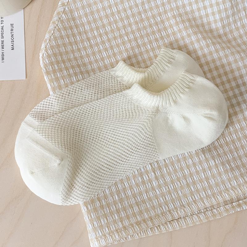 

Women s Summer Thin Solid Color Invisible Shallow Mouth Do Not Fall Off with Mesh Boneless Boat Socks 1 pair білий