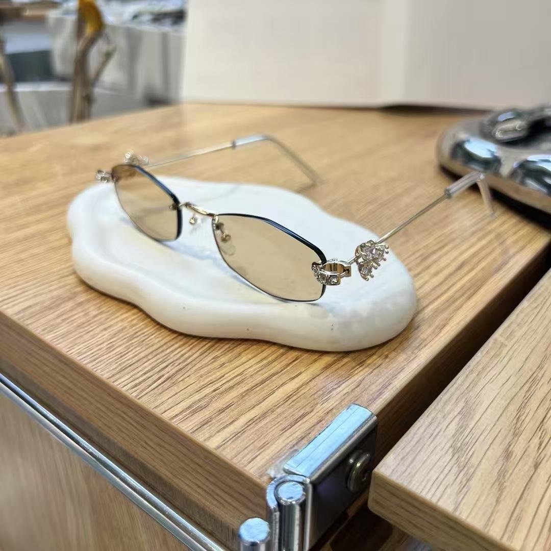 

New Style Sunglasses For Women Polygon Shape Rimless Anti-Glare Glasses For Women Fashion Style Female Sun Glass