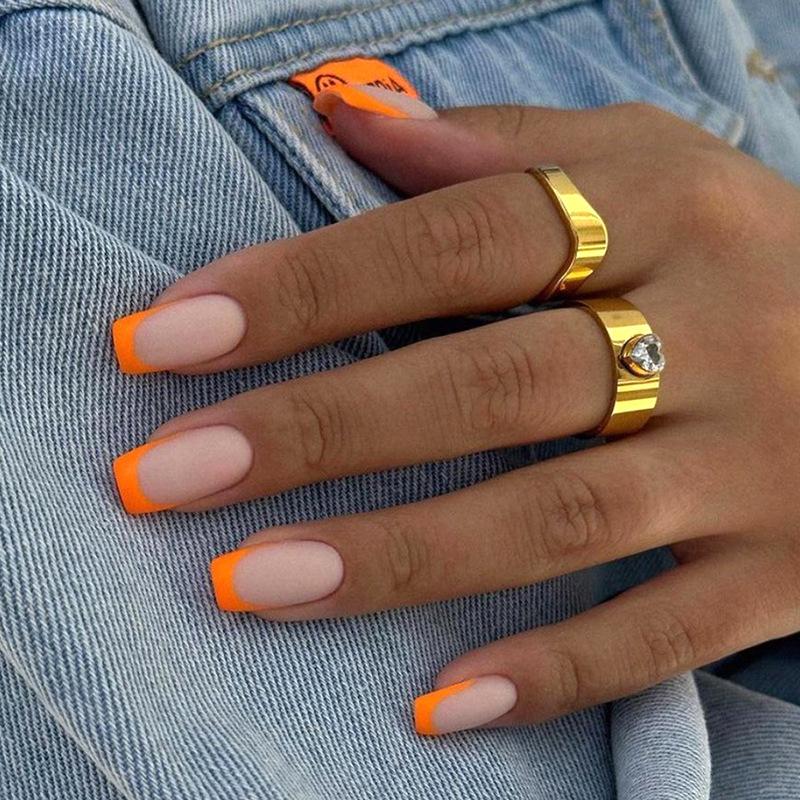 24 Stück Matt Orange Französische Press-On-Nägel Mittlere Länge Vollabdeckung Künstliche Falsche Nagelspitzen Maniküre black