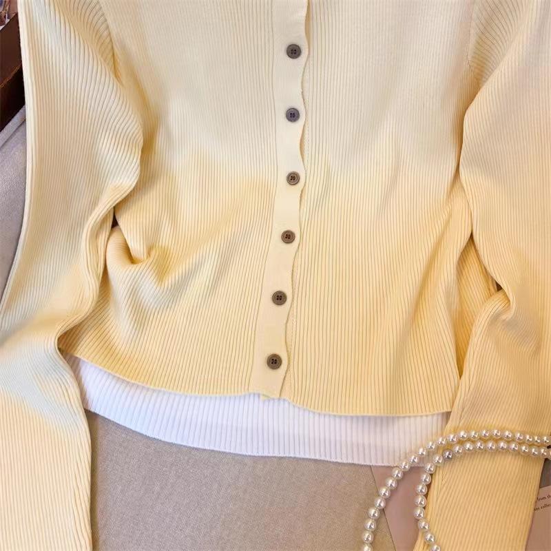 Girl Next Door Has A Spring and Autumn Contrasting Color Fake Two-piece Sweater Lazy Style Inner Bottom Shirt Long Sleeves
