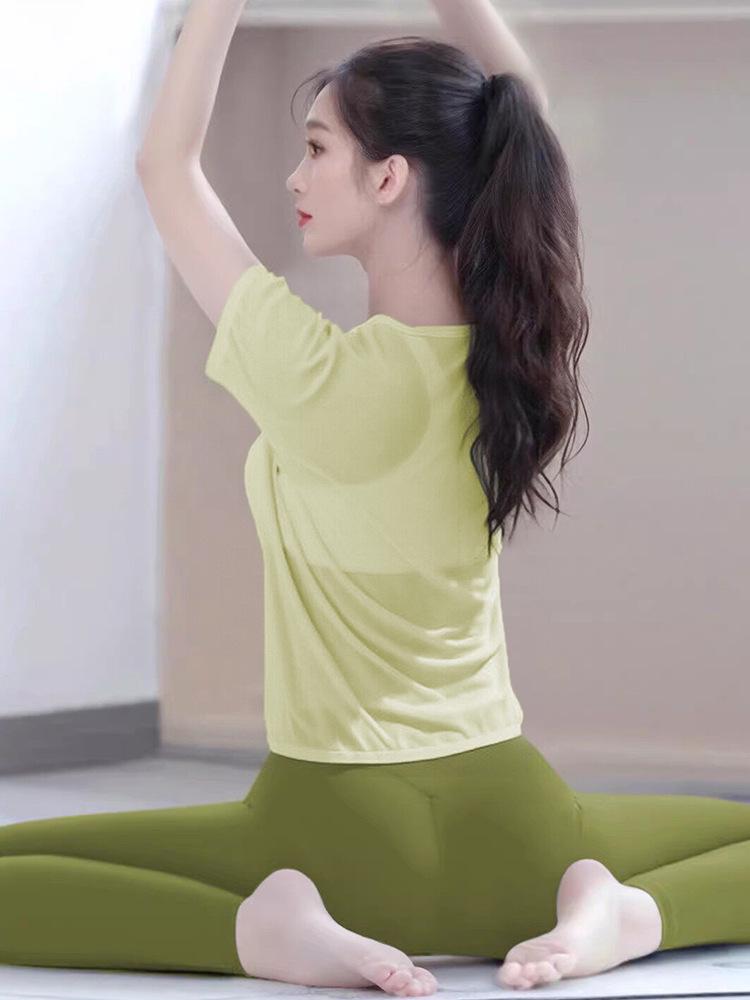 

Women s Quick-Dry Yoga Cover-up & Running Fitness Set with Side Slit and Short Sleeves Extra Large