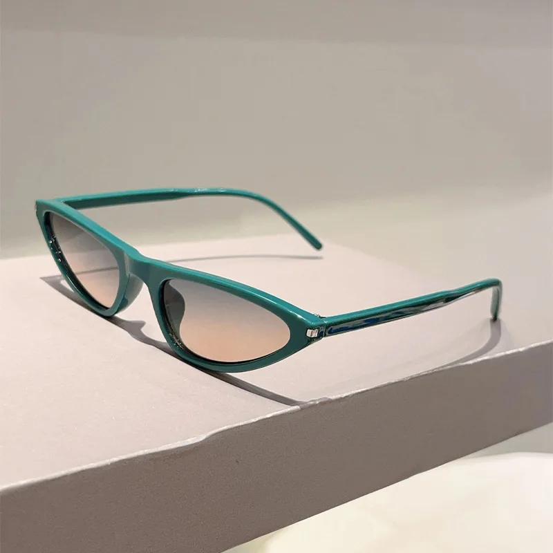 New Rivet Vintage Triangle Cat Eye Sunglasses Women For Men Luxury Brand Designer Sun Glasses Punk Popular Hip Hop Eyewear Uv400