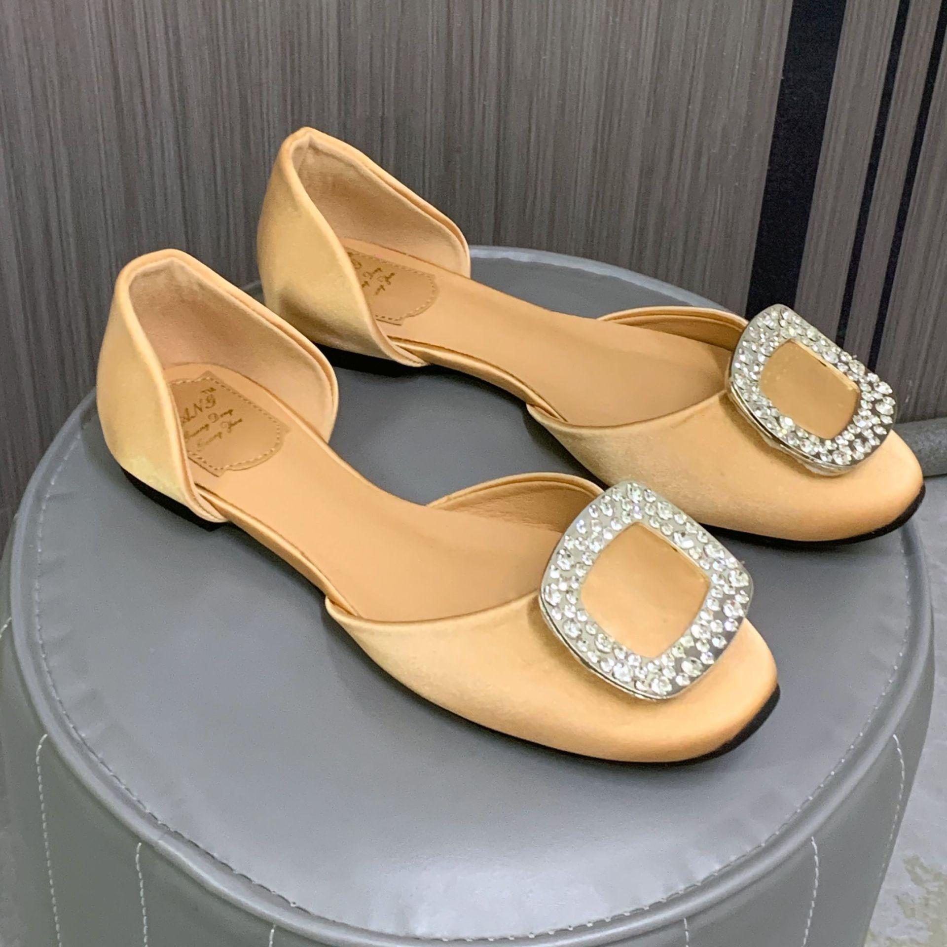 

Spot second delivery! Grape mother same shoes sparkling square buckle rhinestone buckle satin round head hollow flat bottom commuter shoes 40