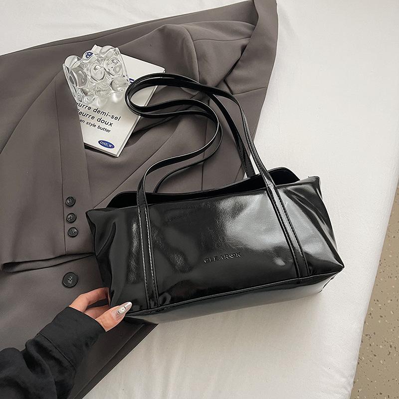 Korean version niche underarm bag women's 2025 new trendy retro portable commuter bag simple large-capacity shoulder bag