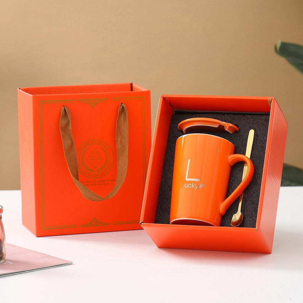 Simple and Fashionable Ceramic Mug, Portable Gift Box, Towel Bear Souvenir, Opening Practical Gift, Water Cup Set.