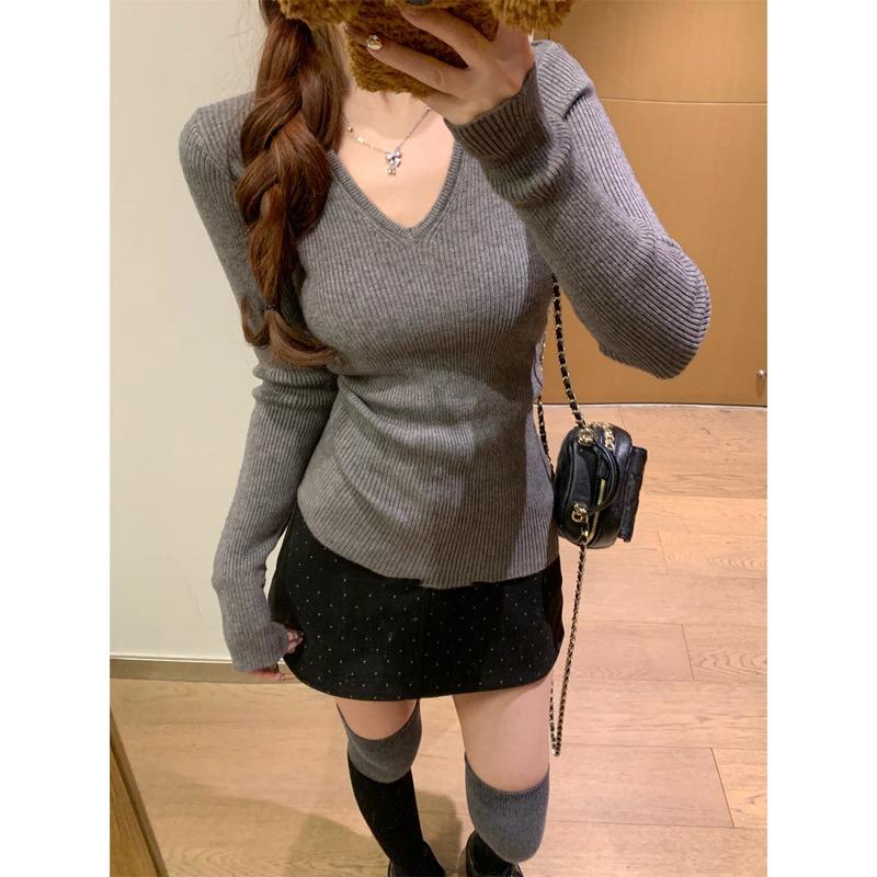 Figurbetontes V-Ausschnitt-Unterhemd für Damen Frühherbst Pure Desire mit schickem Pullover Langärmeliges Strickoberteil