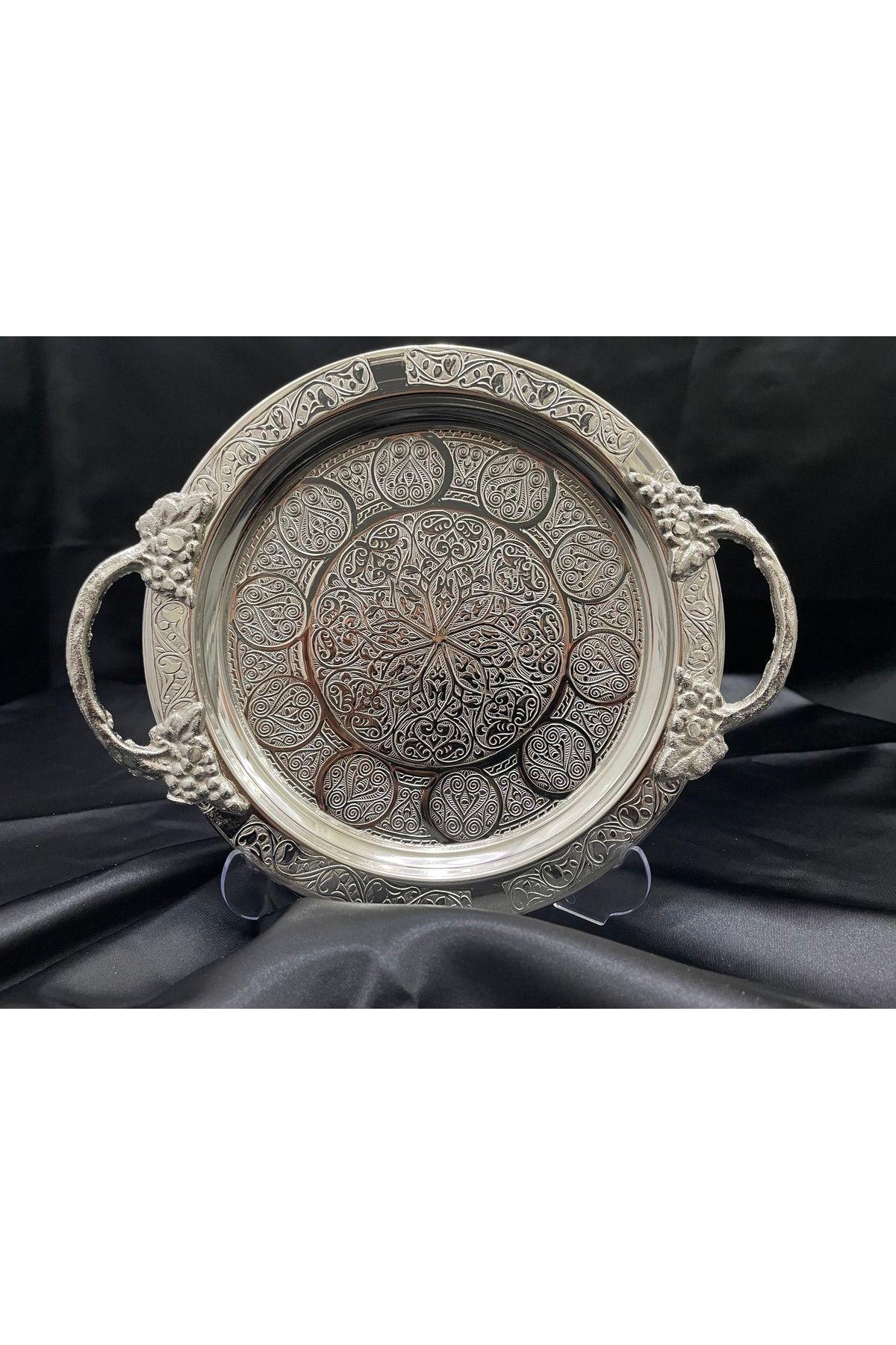 

Gaziantep Bakır 20 Cm El Işi Sunum Servis Tepsisi 20cm Otantik Kulplu Sufle білий