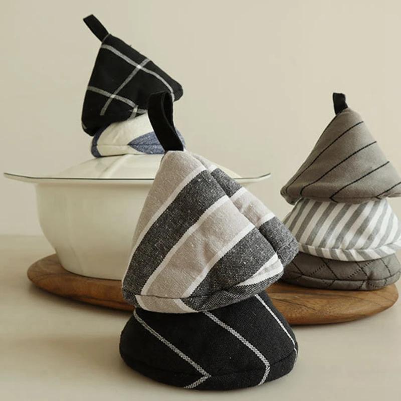 1PC Cute Cartoon Oven Mitts Triangle  Cotton Baking Insulation Microwave Heat Resistant Non-slip Gloves Handschoen Hand Clip