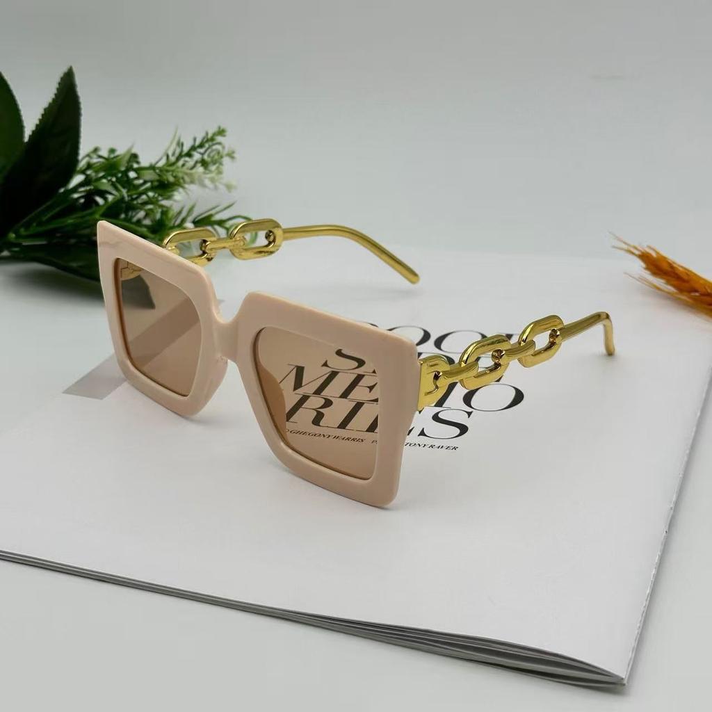 Square Frame Sunglasses with Chain Link Temples Lightweight UV Protection Fashion Eyewear for Outdoor Activities