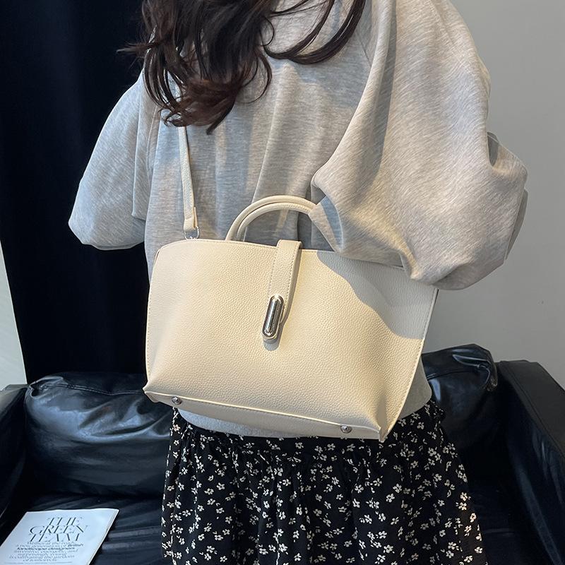 Niche handbag women's spring and summer new commuter shoulder messenger bag large-capacity bucket bag