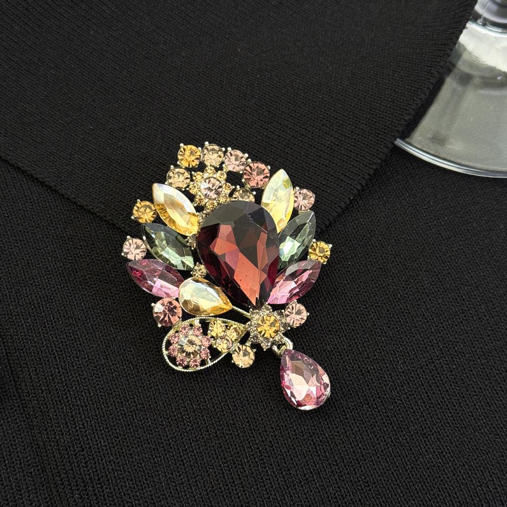 Fashionable Vintage Feng Shui Crystal Brooch, Alloy Inlaid with Rhinestones, Colored Pendant, Brooch, Clothing Accessory