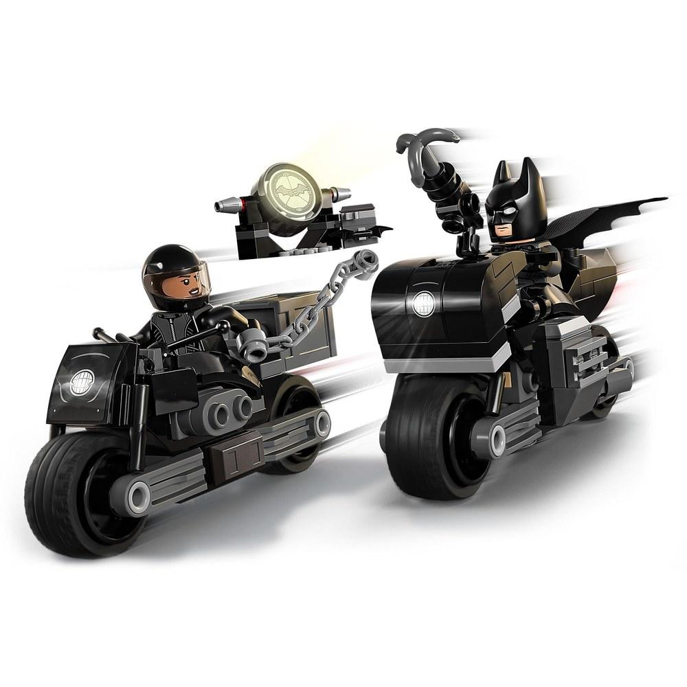 LEGO Super Heroes Batman and Selina Kyle Motorcycle Chase Building Blocks Set 76179 Toy Comic Vehicles for Boys Aged 6 and Up