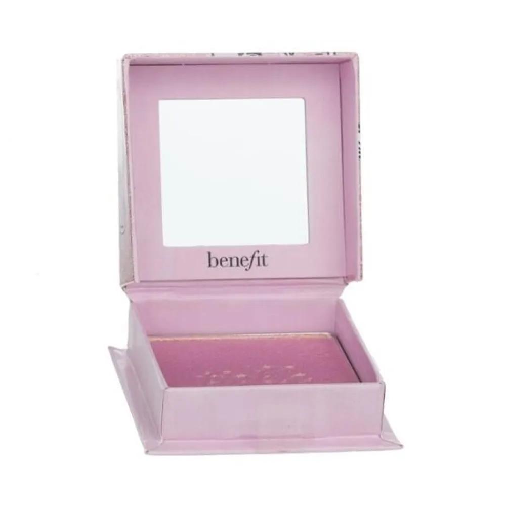 Benefit Tickle Golden Pink Highlighter 8g - Radiant light reflection