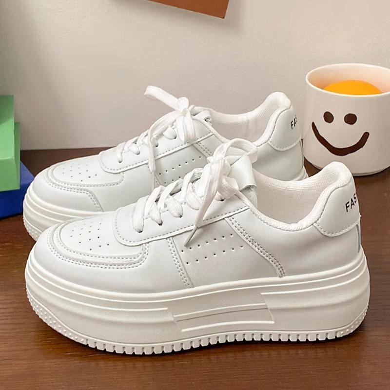 

2025 new popular thick-soled white shoes women s spring and summer Hong Kong style increases versatile casual sports shoes niche board shoes 40 белый