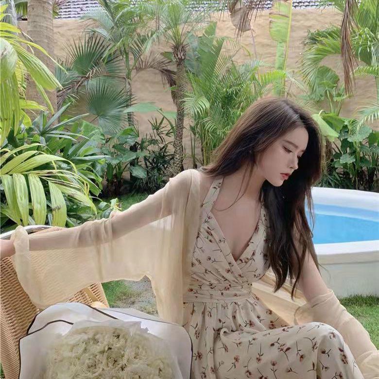 Gentle Floral Print Camisole Dress Set with Waist-Cinching Halter Neck and Sheer Cardigan for Women s 2026 Spring/Summer Collection S (Recommended below 95 Jin)