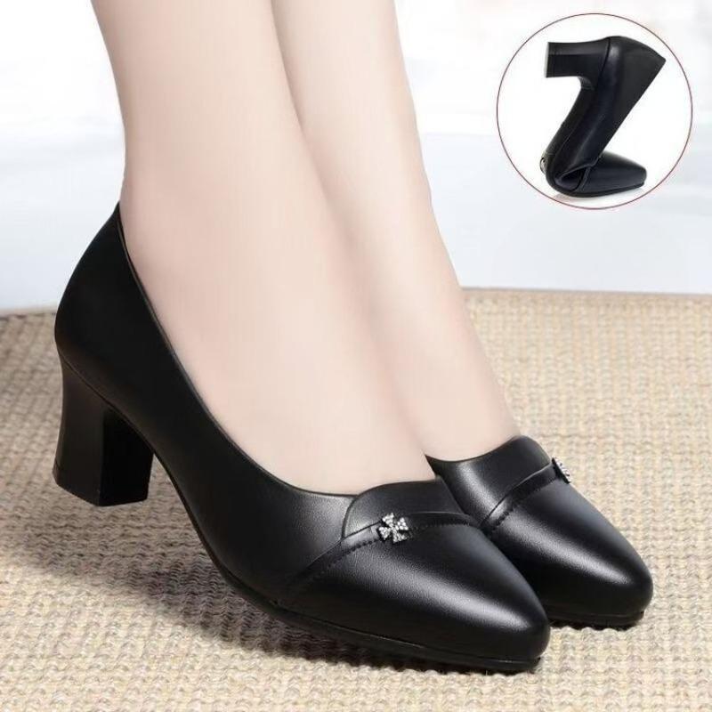 Single Shoes with Low Heels and Soft Soles, Made of Leather, Women's Shoes with Mid-heels, New Style