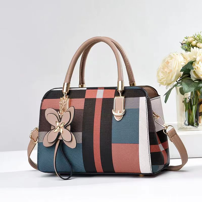 

Popular women s bags bag quality color matching handbag large capacity shoulder bag simple atmospheric bags commuting 22*12*16*6 хаки