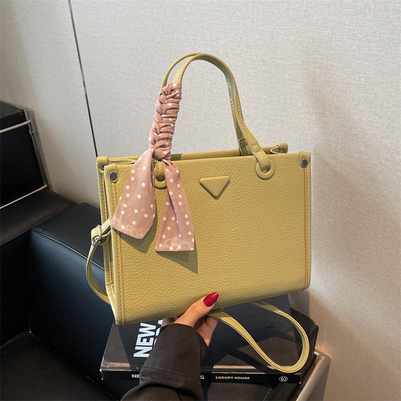 Large-capacity bag women's versatile new casual messenger bag women's portable work commuter tote bag