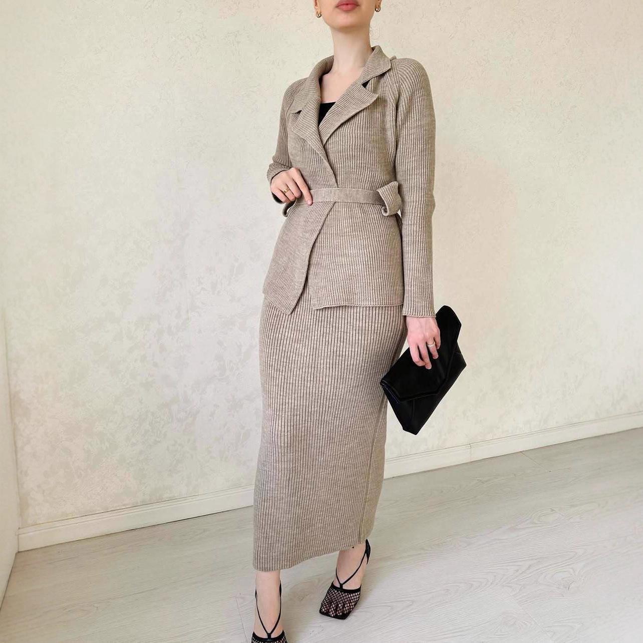 

Жіноча мода 2025 Осінь Тренч Комір-стійка В язаний кардиган: Вільна в язана вовняна сукня S