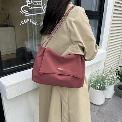 Bolsa simples de cor sólida de grande capacidade para mulheres, nova tendência, bolsa de ombro para o dia a dia com corrente