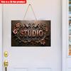 2D Flat 30*20cm "STUDIO" Vintage Style Wooden Decorative Sign, Exquisite Flower Patterns Wooden Wall Hanging Plaque, Suitable Film Studio, Recording