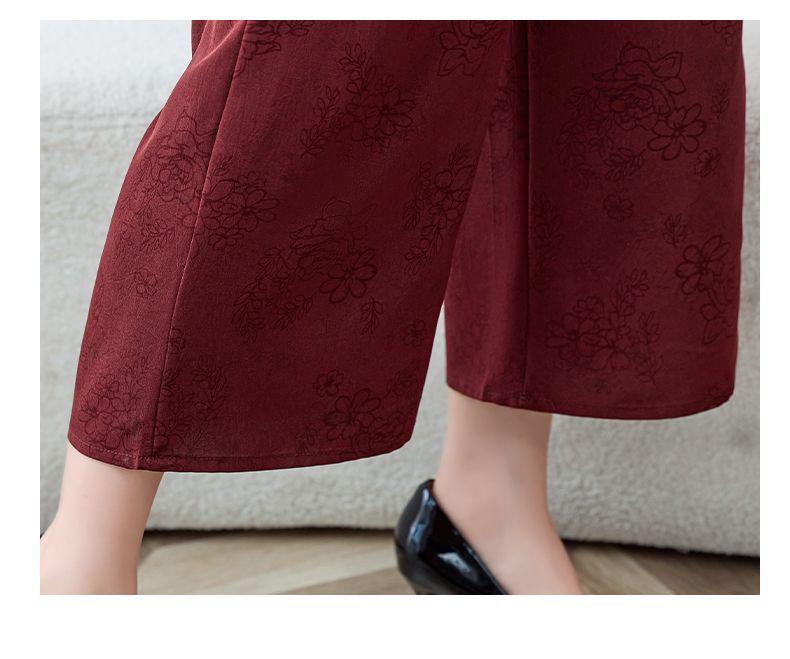 Chinese Style Summer Two-Piece Set: Mid-aged and Elderly Mom Short Sleeve Loose T-shirt and Fashionable Pants