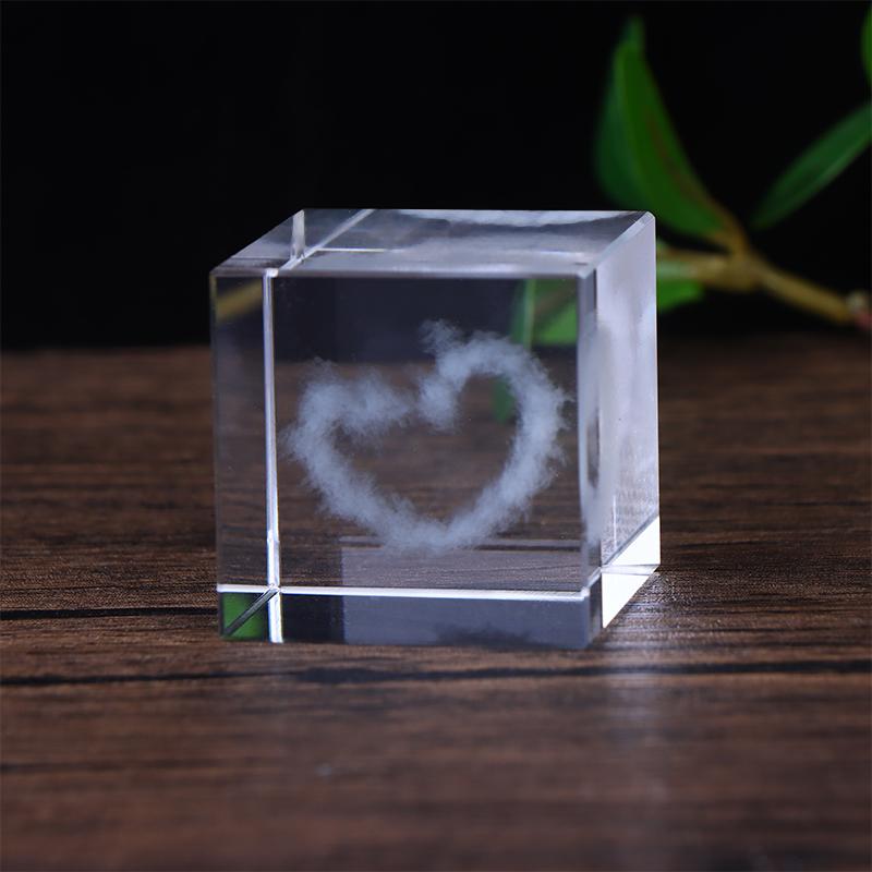 4cm Crystal Art Cube Paperweight - 3D Inner Carving Moon/Heart Galaxy Float Suspension Decor,Desktop Ornament Gift for Women/Men