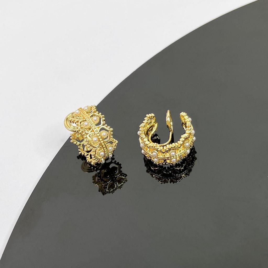 Pearl Mosquito Coil Disc Ear Clips: No-Pierce, Elegant French-Style Earrings for Women