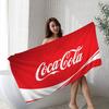 Limonadengetränk C-Coca-Cola Logo Anime Strand Schwimmtuch Weiches Saugfähiges Waschlappen Kindergeschenke Für Kinder Reise Camping Fitnessstudio