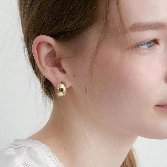 Basic Round One Touch Earrings (E065_gold Medium)
