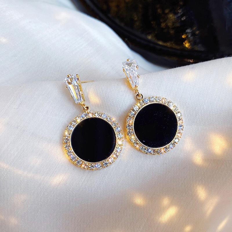 2023 Trendy Korean Black Diamond Round Earrings: Versatile and Elegant