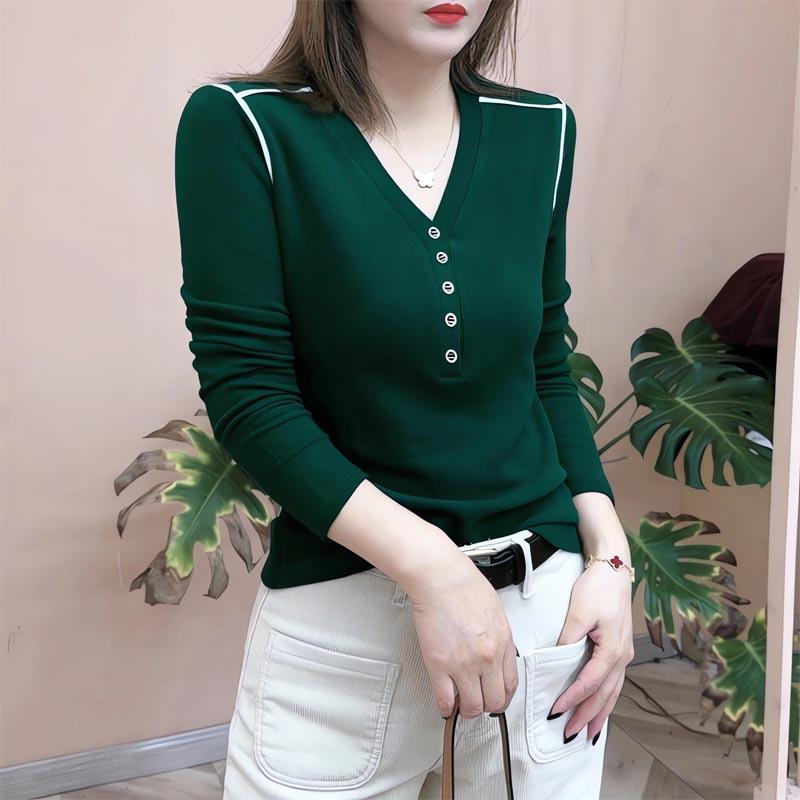 

Double-sided German velvet solid color V-neck bottoming shirt for women s inner wear, autumn and winter velvet thickened long-sleeved top 2025 new 3XL зелений