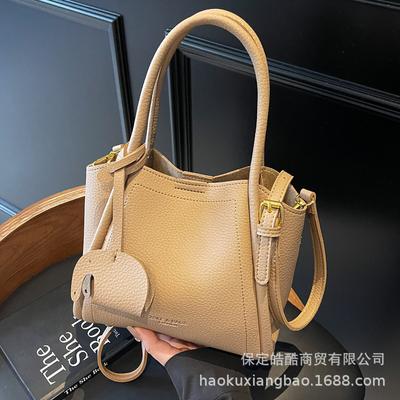 Large-capacity Bag Women's Spring and Summer Versatile 2025 New Casual Retro Messenger Bag Simple and Popular Portable Bucket Bag