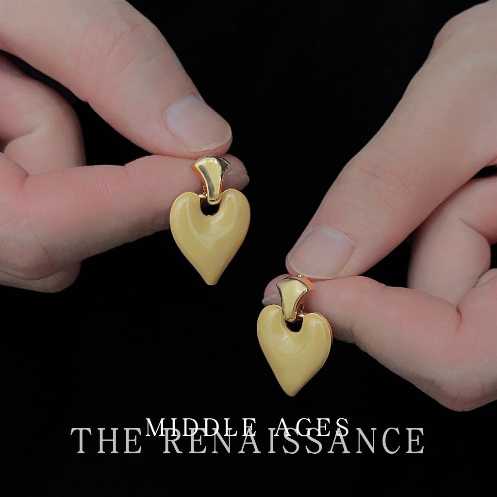 French drop glaze love stud earrings retro Hong Kong style earrings niche ear jewelry оливковое зеленый