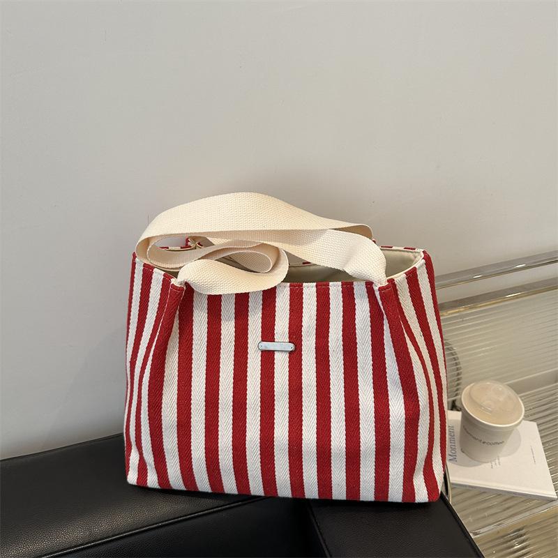 

Plaid canvas bag women s 2025 autumn and winter new trendy fashion college style tote bag casual large-capacity underarm bag красный