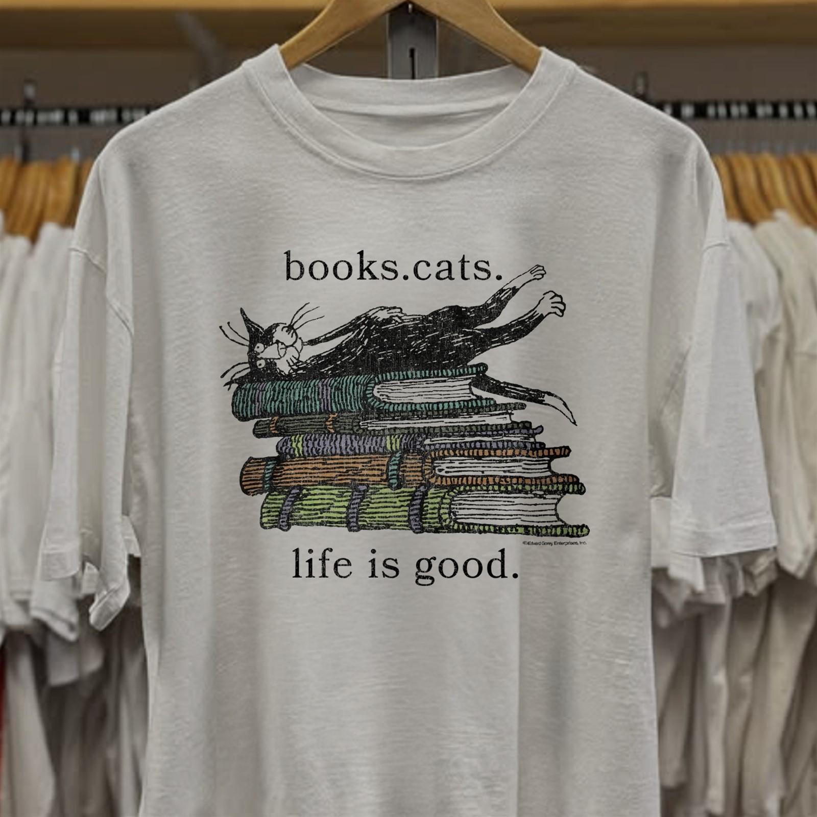 Edward Gorey Books Cats Classic White T-Shirt XL XXL