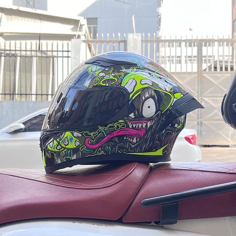 Motorcycle big tail helmet full helmet can be installed Bluetooth headset men's four seasons electric vehicle locomotive riding safety