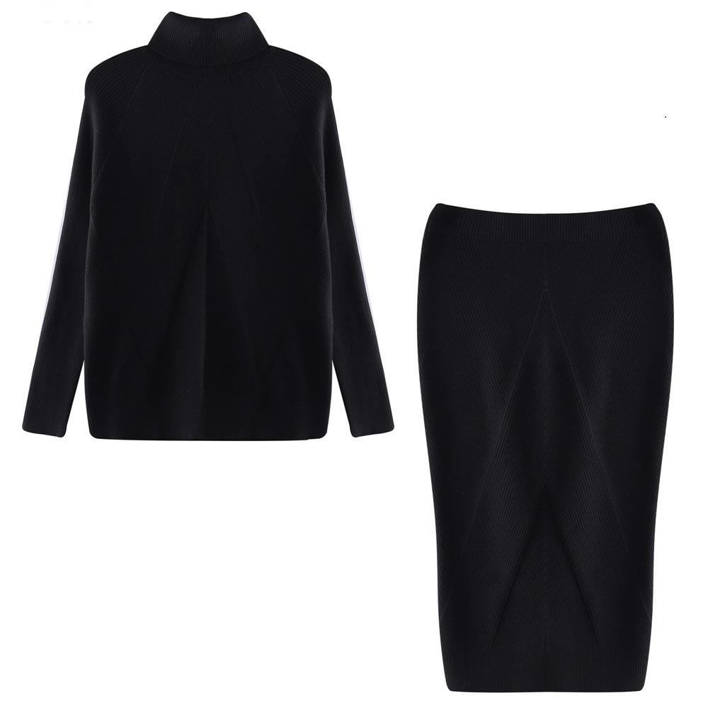 Maglione e Gonna Lavorati a Maglia da Donna