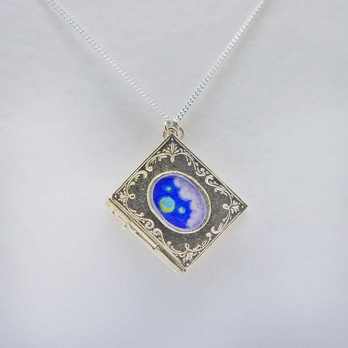 

Fashion Personality Open And Close Album Rabbit Starry Sky Pendant Clavicle Necklace Electroplating Gold Color Retention