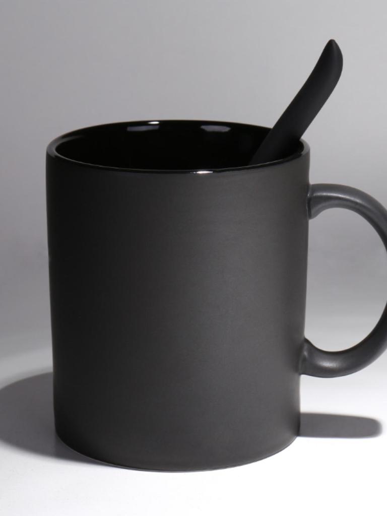 Large European-Style Matte Black Ceramic Mug with Spoon