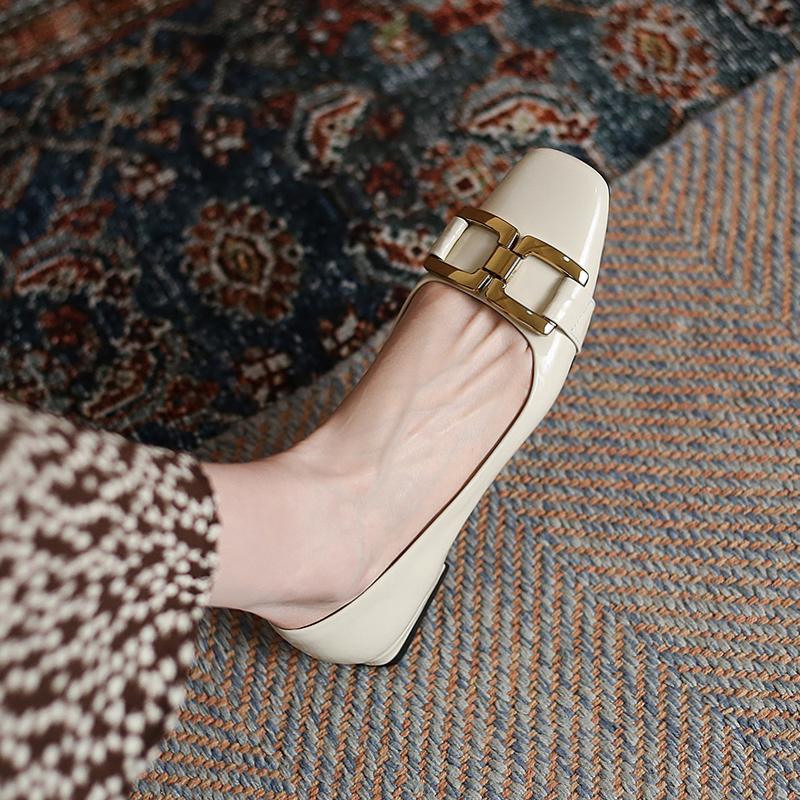 

Fashion Flat Shoes for Women 2025 New Spring and Autumn Metal Buckle Square Toe Shallow Flat Large Size Casual Women s Shoes 41 42 43 33 бежевый