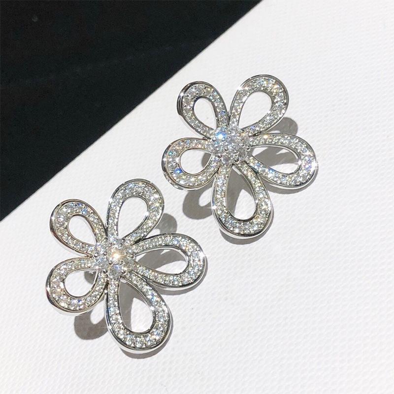 Diamond Hollow Sun Flower Fashion Atmosphere Niche High-end Design Stud Earrings