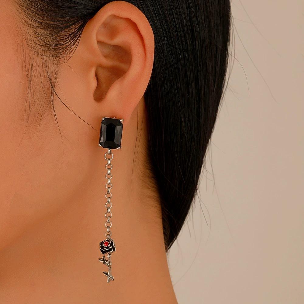 

Rose Flower Ear Bone Clip Female No Ear Piercing Light Luxury High-end Niche New Trendy Design Ear Clip Unique Earrings